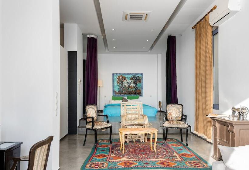 هتل Serenity Boutique Suites