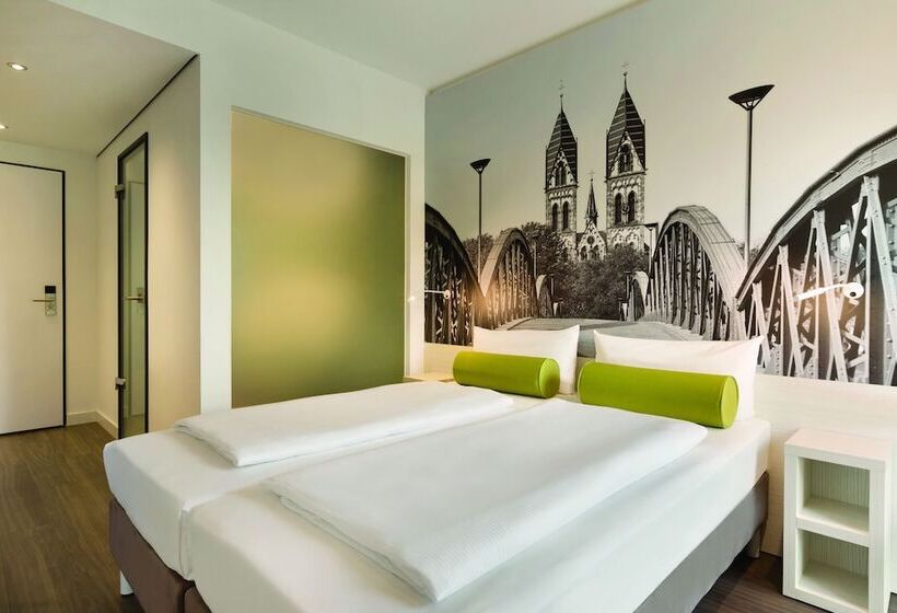 هتل Super 8 By Wyndham Koblenz