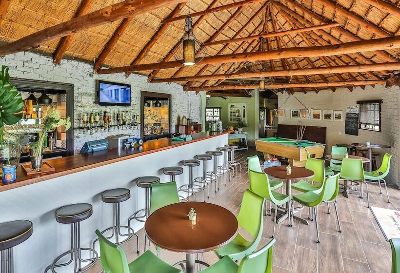 Отель Umzimkulu River Lodge