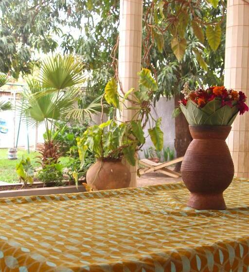 پانسیون B & B Le Nomade