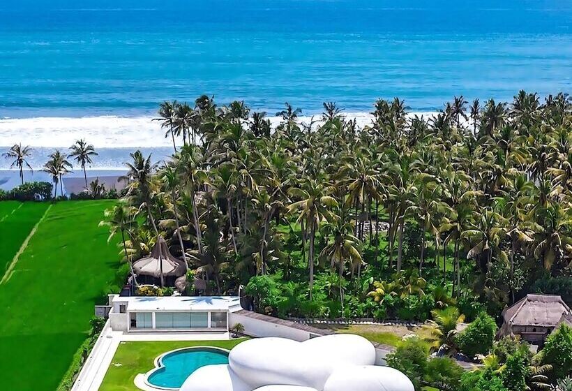 پانسیون Beachfront Villa The Cloud