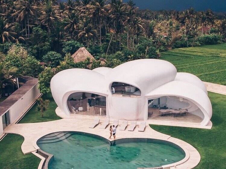 پانسیون Beachfront Villa The Cloud