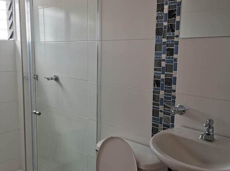 پانسیون Hostal Central Casa Del Turista