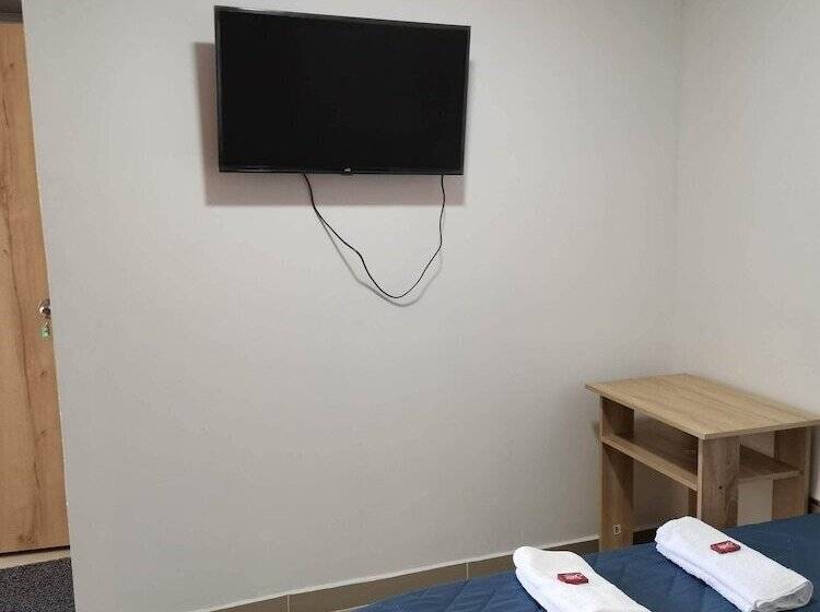 پانسیون Hostal Central Casa Del Turista