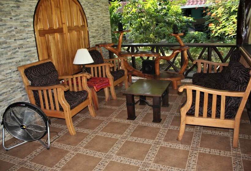 پانسیون The Hideout