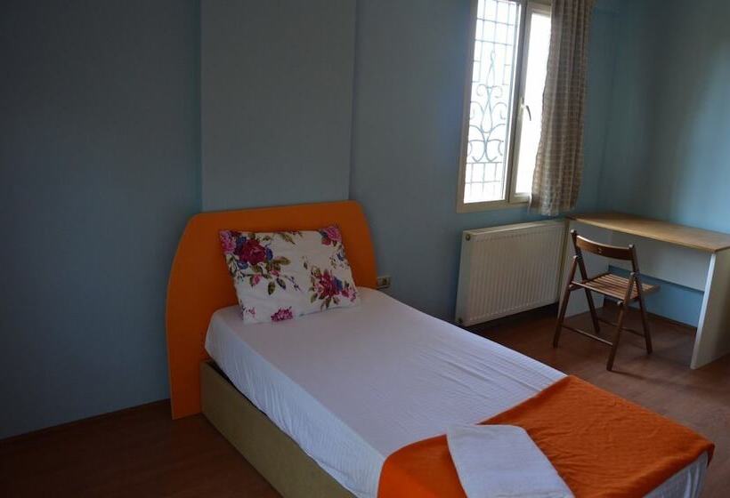 پانسیون Zen House