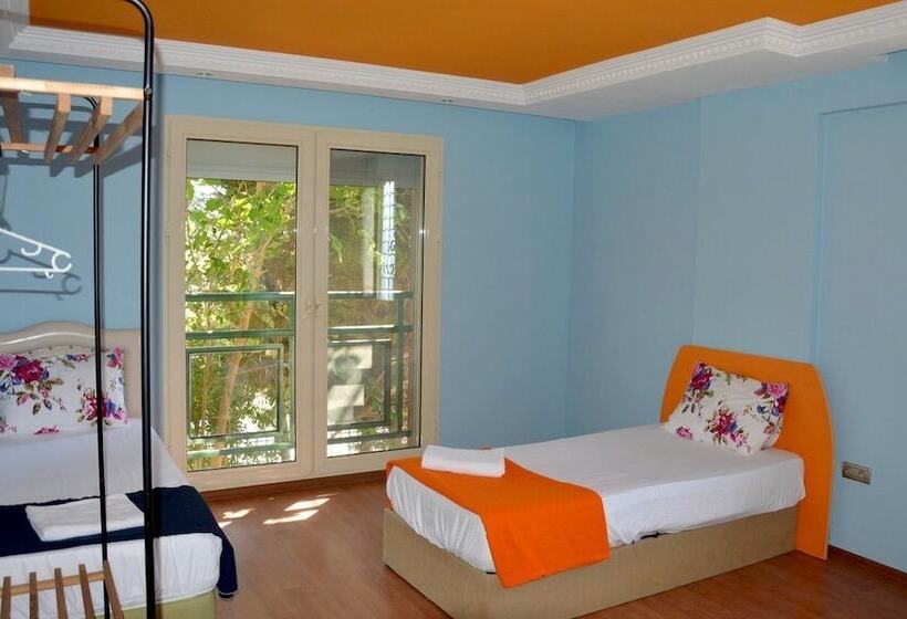 پانسیون Zen House