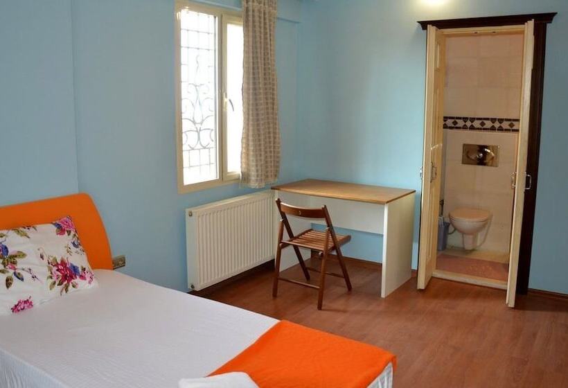 پانسیون Zen House