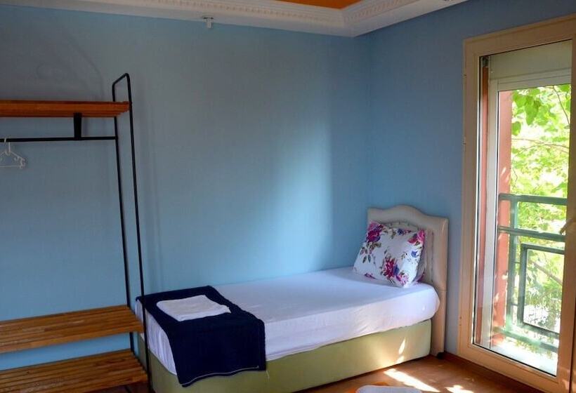 پانسیون Zen House