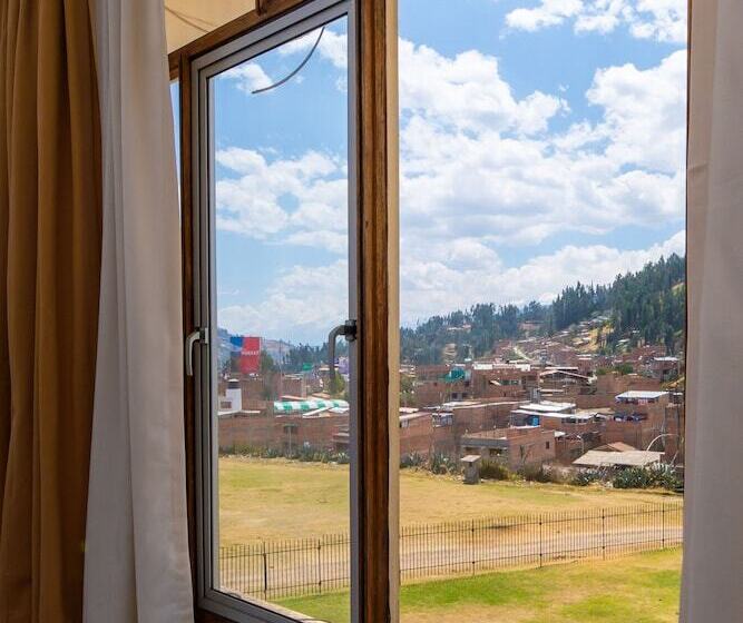 Real Hotel Huascaran