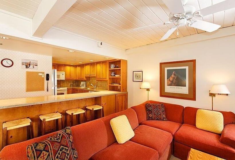 Stonebridge Condominiums