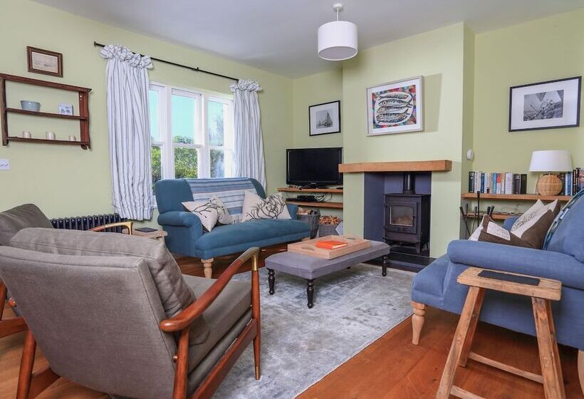 Warren Cottage