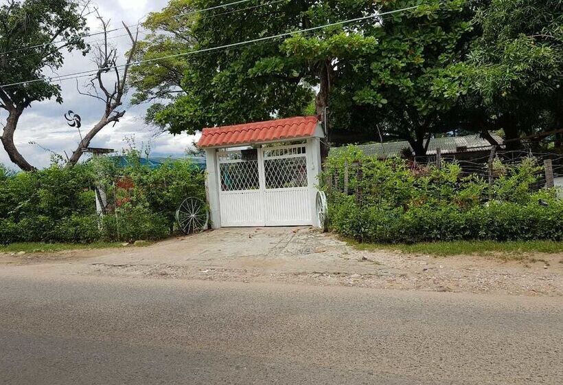 فندق صغير Reisen Hostal