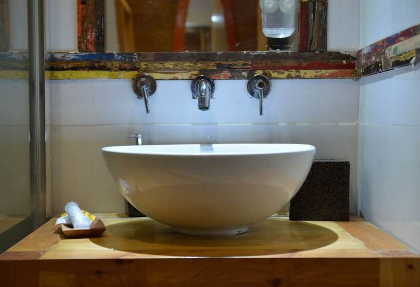 مبيت وإفطار Natural Surf Lodge