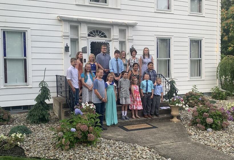 Centennial Inn Bed & Breakfast