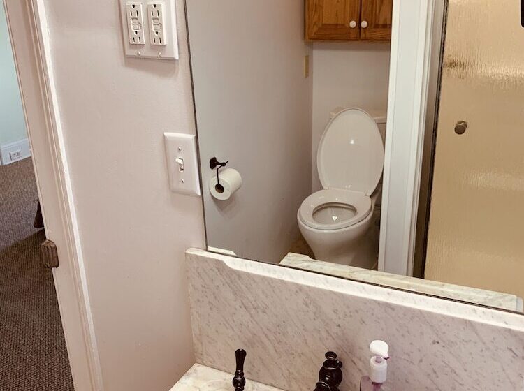 Centennial Inn Bed & Breakfast