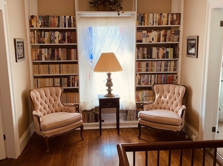 Centennial Inn Bed & Breakfast