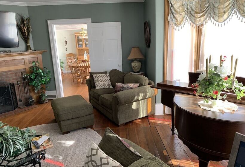 Centennial Inn Bed & Breakfast