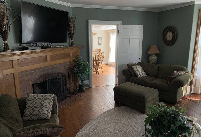 Centennial Inn Bed & Breakfast