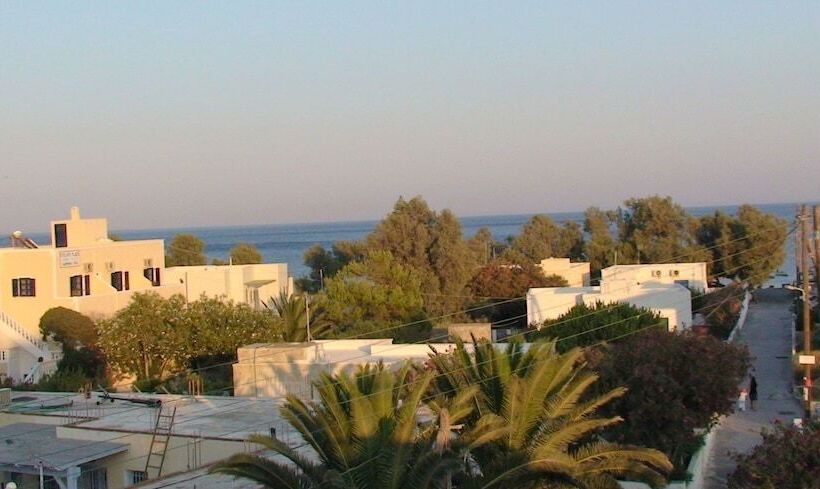 Evelina Beach Pension A Breath Away From The Black Beach Offer Private Rooms&studios To Suit Every T