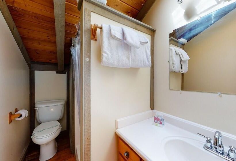 Fish Trap Cabin