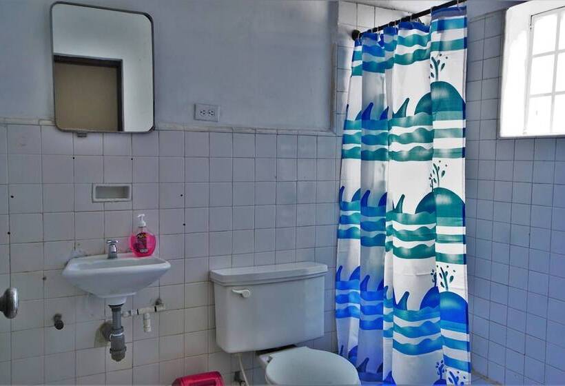 Hostal De La Pola   Hostel