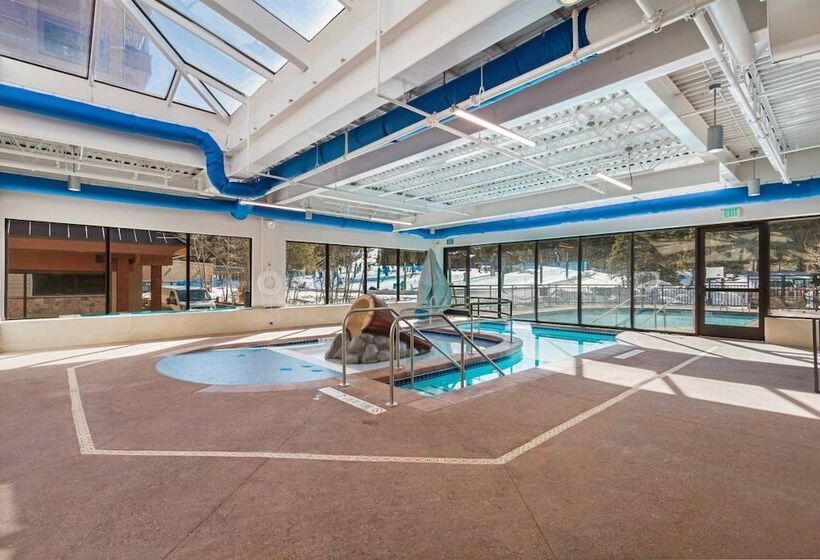 هتل 4 Bedroom Ski In, Ski Out Mountain Vacation Rental Located Next To Historic Main Street In Downtown