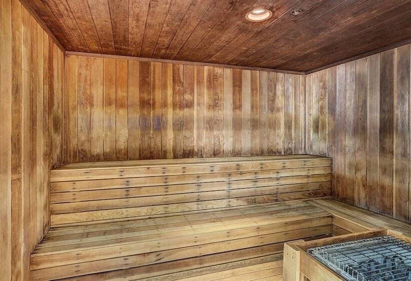 هتل 4 Bedroom Ski In, Ski Out Mountain Vacation Rental Located Next To Historic Main Street In Downtown