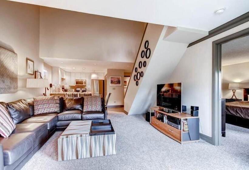 هتل 4 Bedroom Ski In, Ski Out Mountain Vacation Rental Located Next To Historic Main Street In Downtown