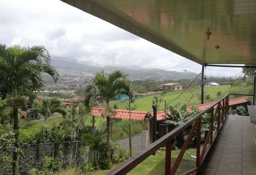 هتل Brisas Del Volcán Platanar