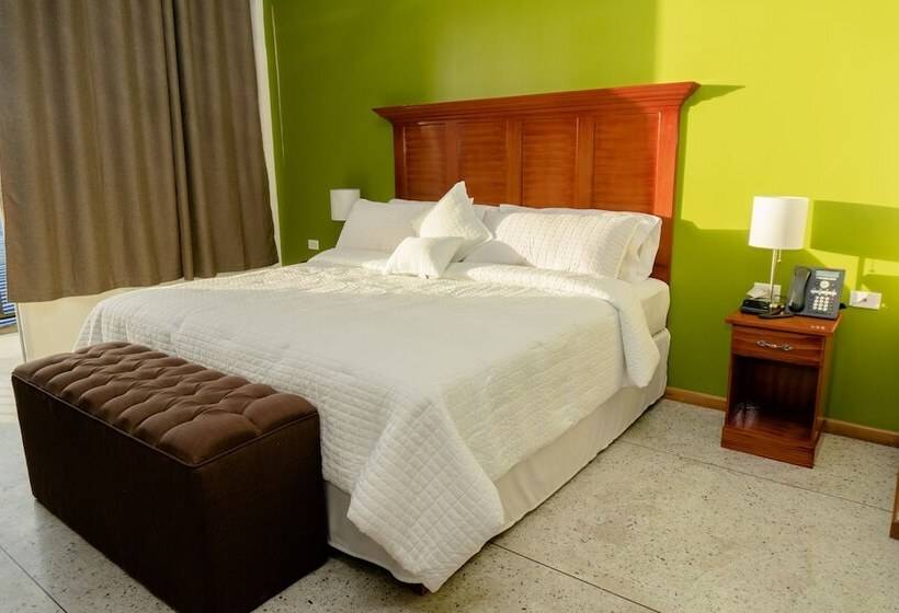 هتل Caribbean Inn