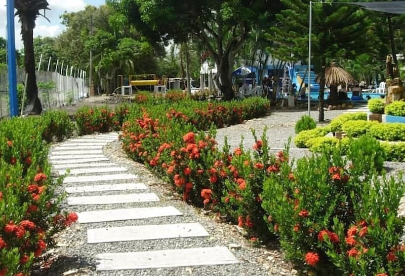 هتل Centro Vacacional Maria Dayana