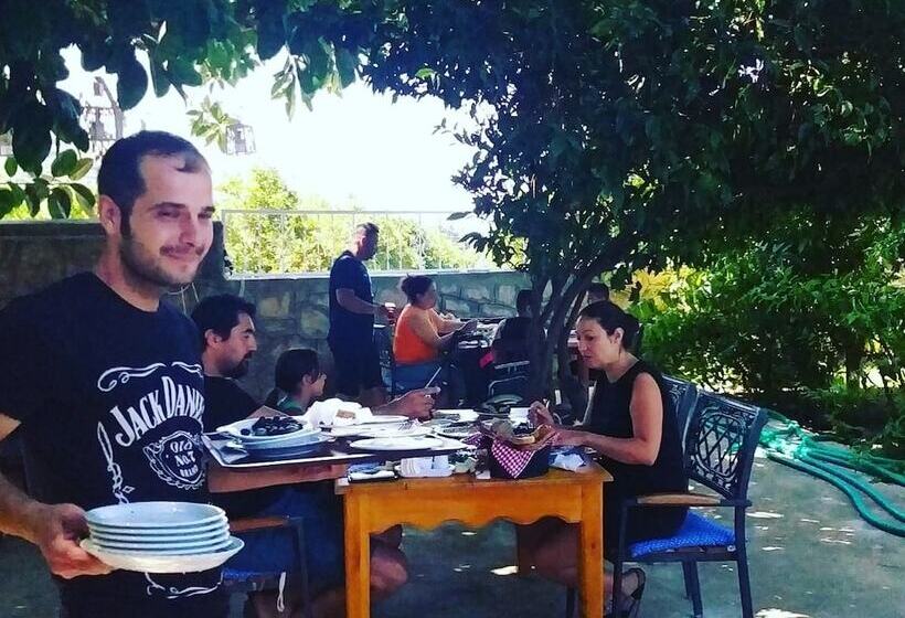 هتل Dort Mevsim Evi