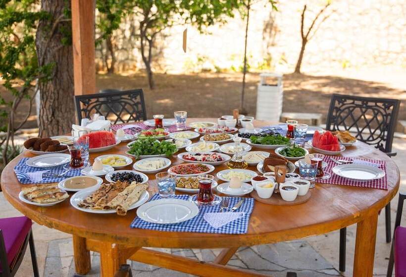 هتل Dort Mevsim Evi