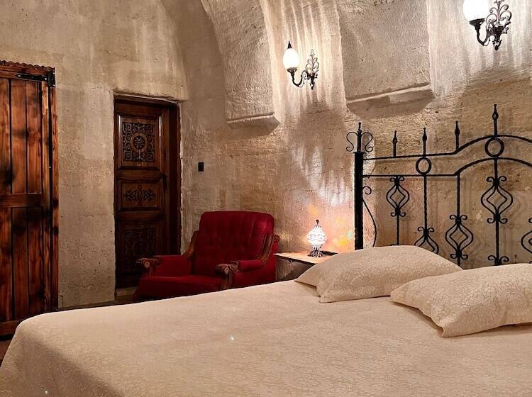 هتل Grape Village House