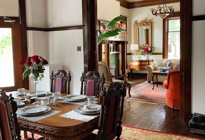 فندق Laredo Mansion