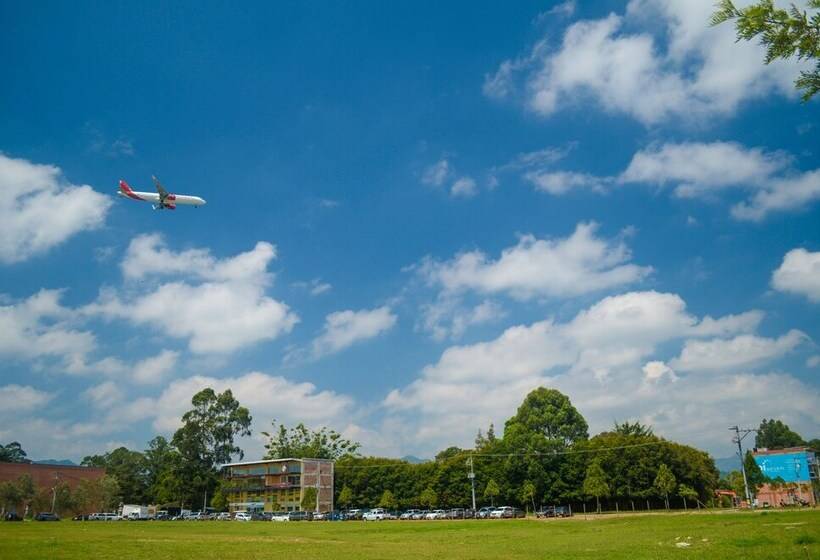 هتل Llano Grande Airport