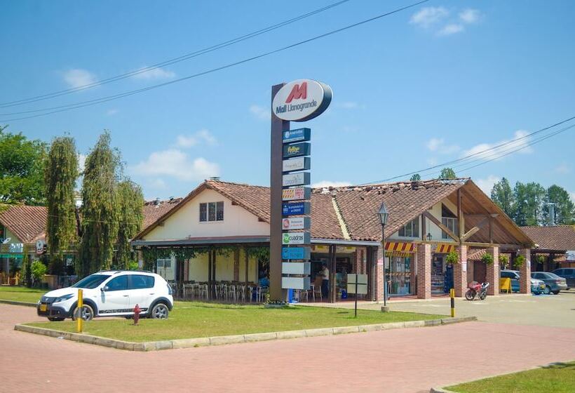 هتل Llano Grande Airport