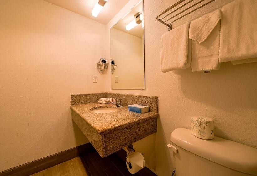 בית מלון כפרי Newport Inn & Suites By Oyo Rooms