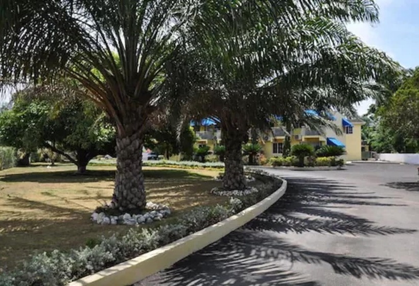 هتل Tamarind Tree Resort