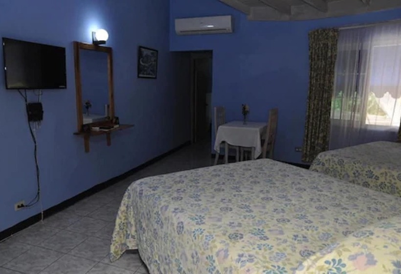 هتل Tamarind Tree Resort
