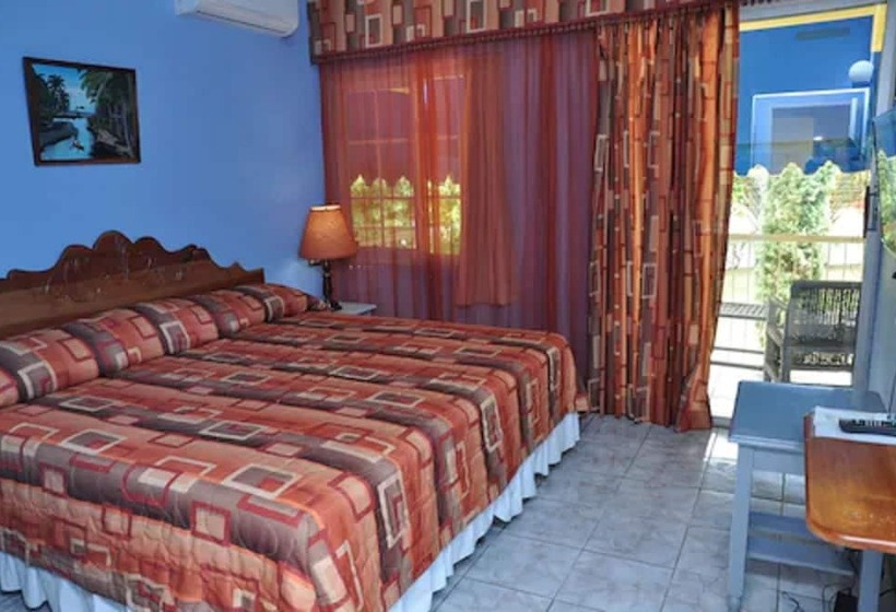 هتل Tamarind Tree Resort