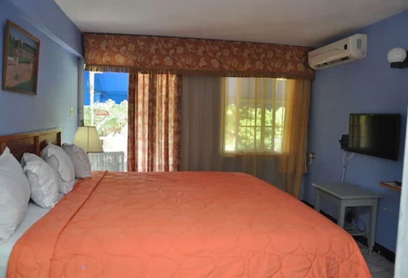 هتل Tamarind Tree Resort