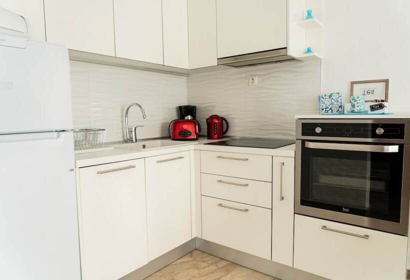 ホテル Zennova Aelia Apartments 6