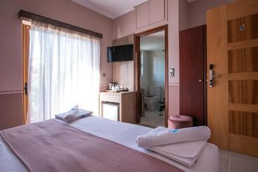 پانسیون Cyrenia Guesthouse
