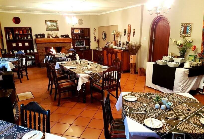 פנסיון Thatchings Guest House