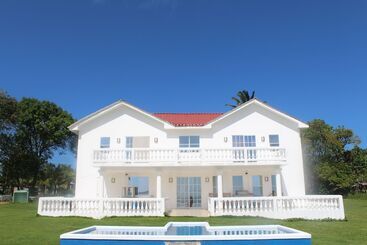 پانسیون The White House On The Ocean