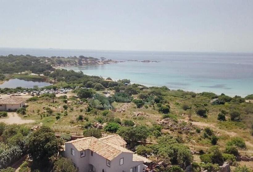 استراحتگاه Domaine De La Punta