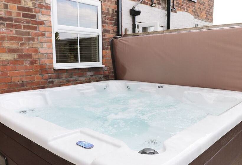 2 Moor Farm Cottages