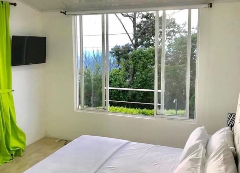 تختخواب و صبحانه Velez Del Campo